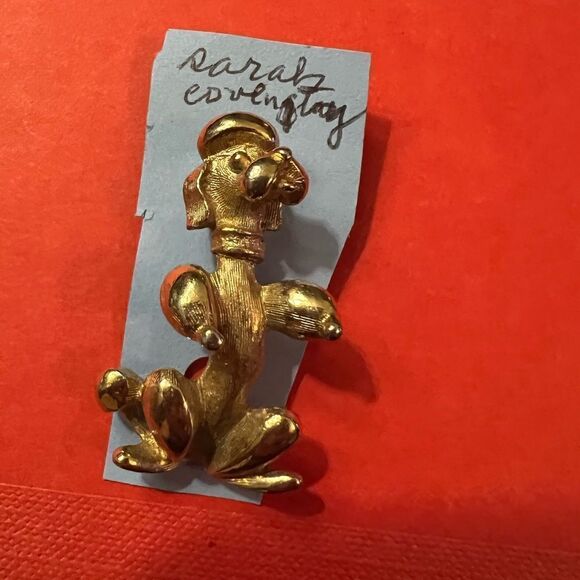 Vintage Sarah Coventry 1966 "Frenchie" Goldtone Poodle Pin, Signed. - Picture 4 of 8